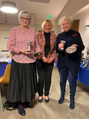 Ladies Pairs Winners: Celia Bellamy & Diane Harvey